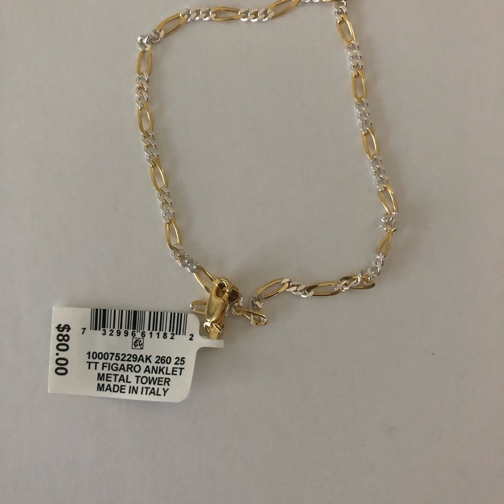 Very beautiful women’s anklet bracelet.